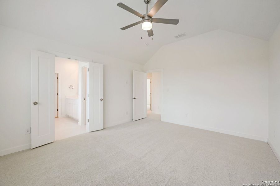 Spacious, unfurnished interior of a new home in Legacy at Lake Dunlap, New Braunfels (Image 20).