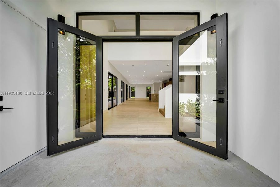 Exterior details and patio area of a home in , Miami (Image 29).