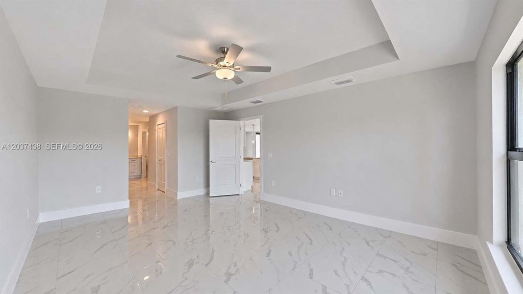 Spacious, unfurnished interior of a new home in , Lehigh Acres (Image 26).
