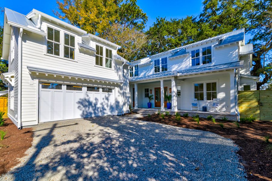 Exterior details and patio area of a home in , Mount Pleasant (Image 20).