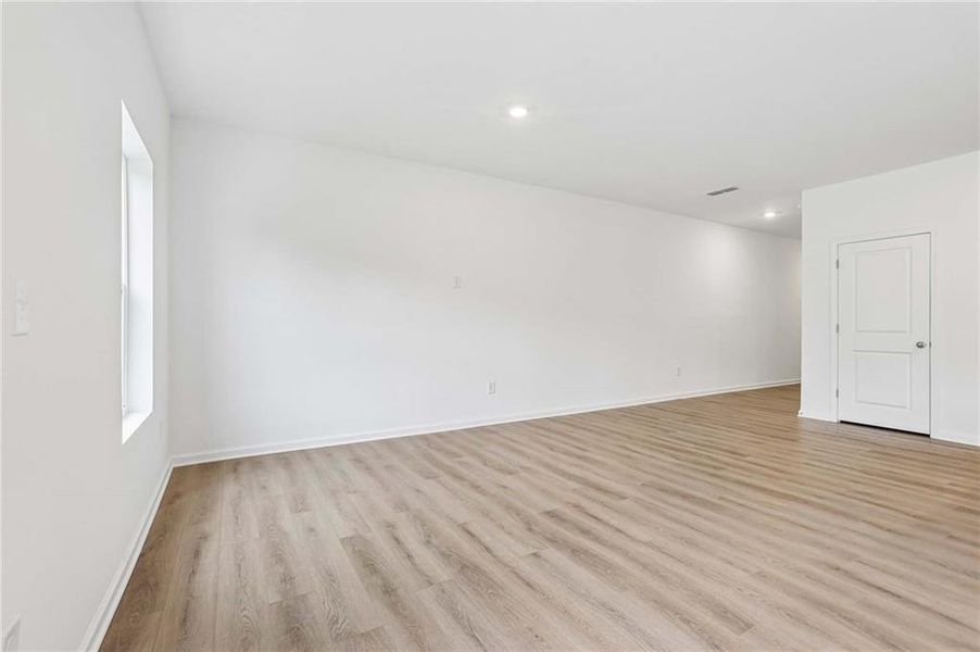 Spacious, unfurnished interior of a new home in Langston Reserve, Cartersville (Image 22).