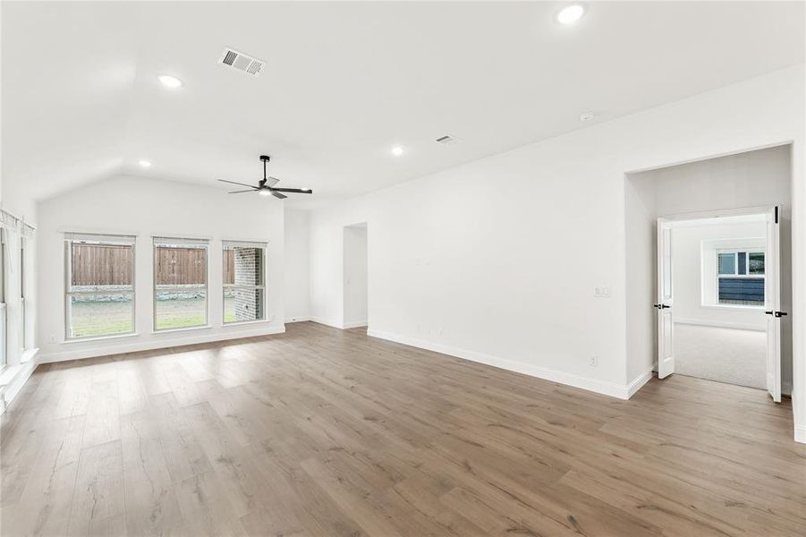 Spacious, unfurnished interior of a new home in Creekview Meadows, Pilot Point (Image 31). Spacious, unfurnished interior of a new home in Creekview Meadows, Pilot Point (Image 31).