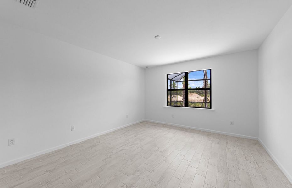 Spacious, unfurnished interior of a new home in Terreno, Naples (Image 25).