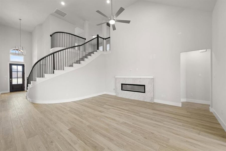 Spacious, unfurnished interior of a new home in Oaks of North Grove, Waxahachie (Image 28).