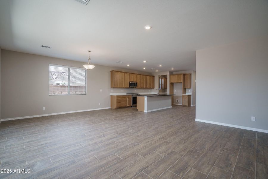 11) GREAT ROOM 11) GREAT ROOM