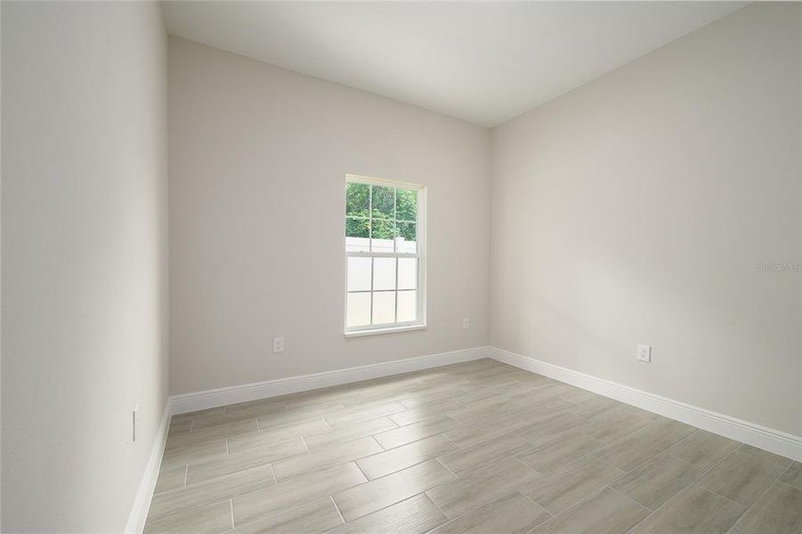 Spacious, unfurnished interior of a new home in , Orlando (Image 18).