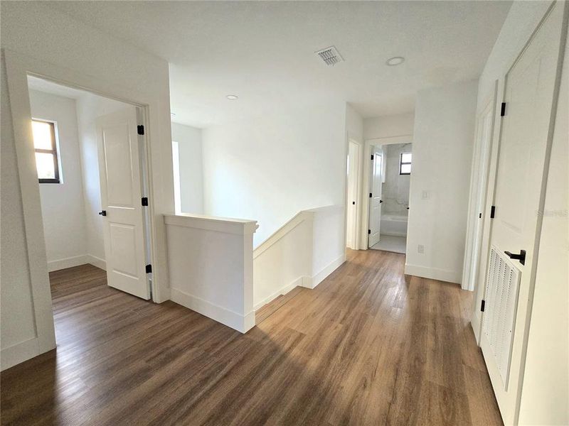 Spacious, unfurnished interior of a new home in , Tampa (Image 33).