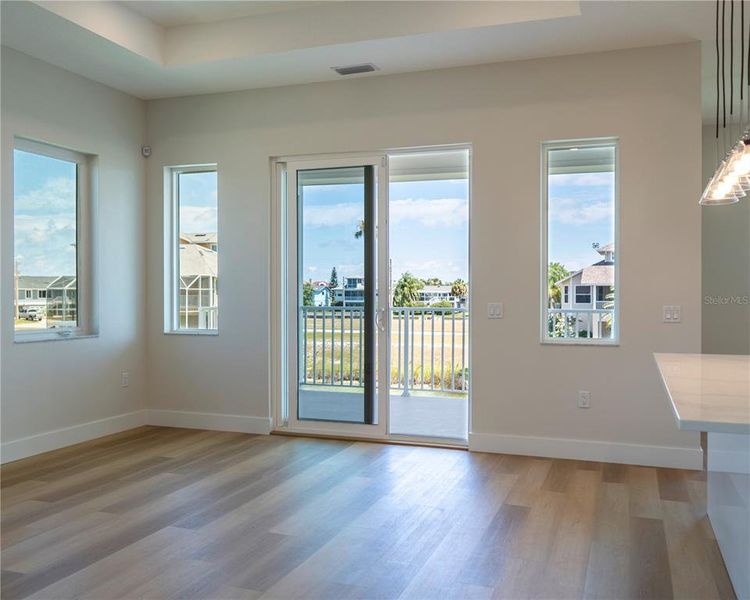 Spacious, unfurnished interior of a new home in , Hudson (Image 13).