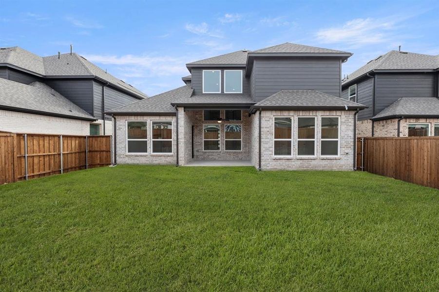 Exterior details and patio area of a home in Sutton Fields, Celina (Image 3).
