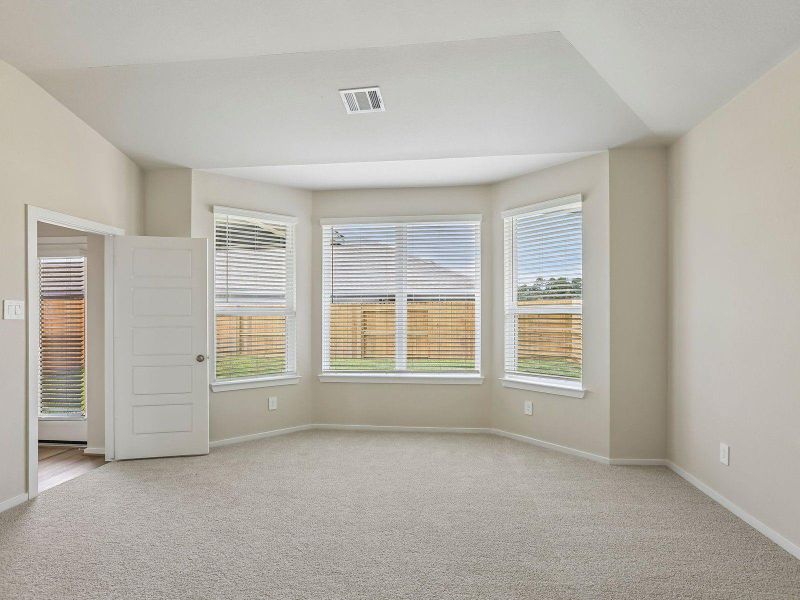 Spacious, unfurnished interior of a new home in Heights of Barbers Hill, Baytown (Image 22).
