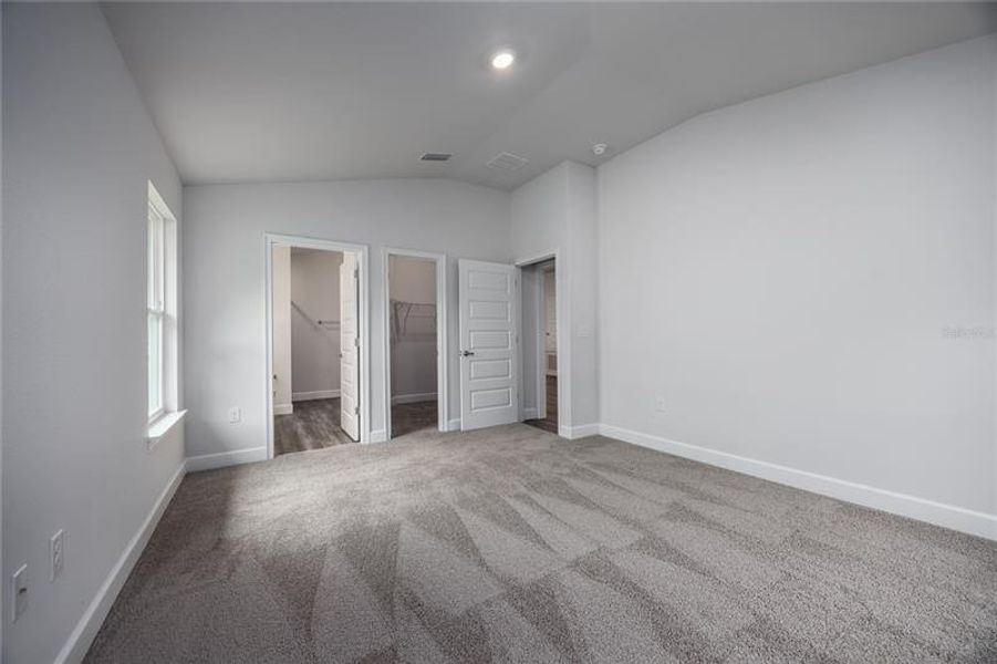 Spacious, unfurnished interior of a new home in Country Way South, Newberry (Image 27).