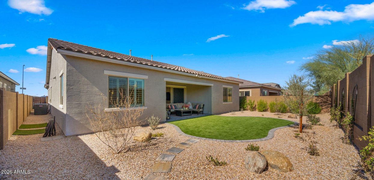 46-web-or-mls-Backyard2