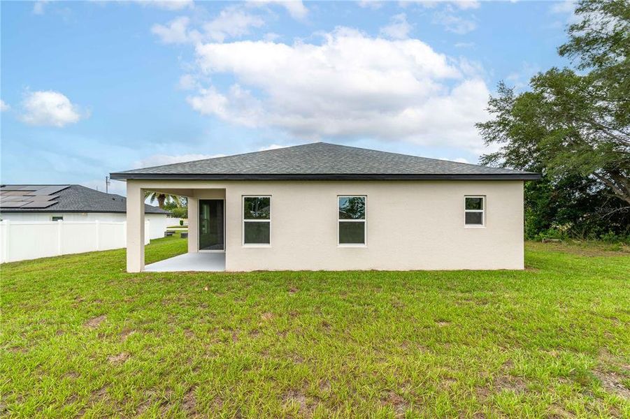 Exterior details and patio area of a home in , Ocala (Image 14).