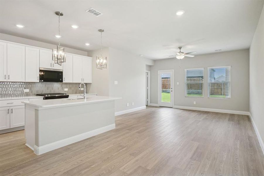 Photo is not of the actual home, but is an inspirational photo of builder’s model home and may depict options, furnishings, and/or decorator features that are not included. Photo is not of the actual home, but is an inspirational photo of builder’s model home and may depict options, furnishings, and/or decorator features that are not included.