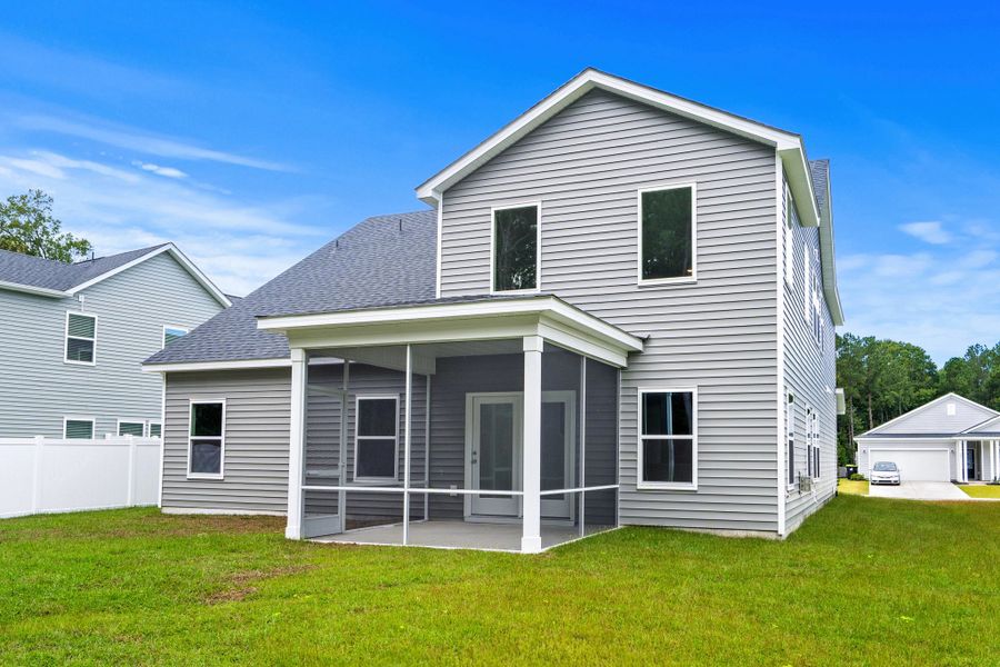 Spacious Backyard Spacious Backyard