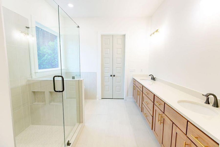 Furnished interior view inside a new home in , Gainesville (Image 12).