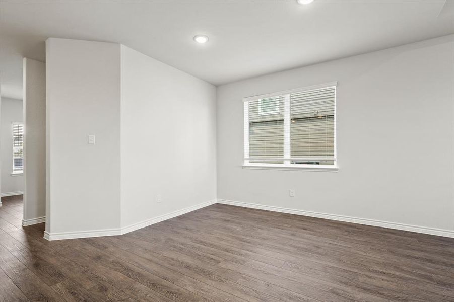 Spacious, unfurnished interior of a new home in Sycamore Landing, Fort Worth (Image 18). Spacious, unfurnished interior of a new home in Sycamore Landing, Fort Worth (Image 18).
