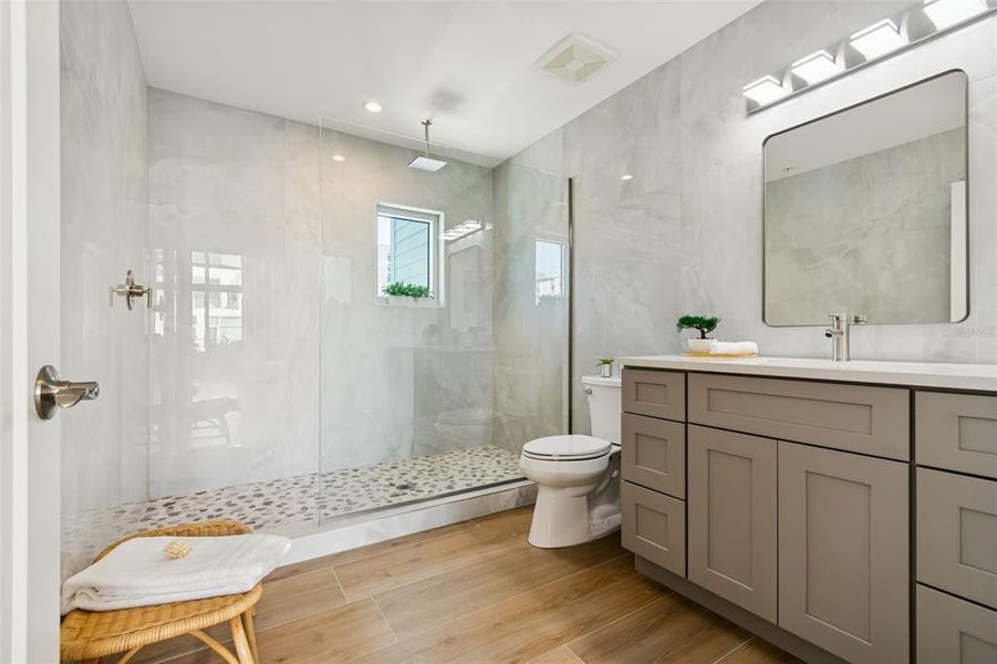 Furnished interior view inside a new home in , Sarasota (Image 79).