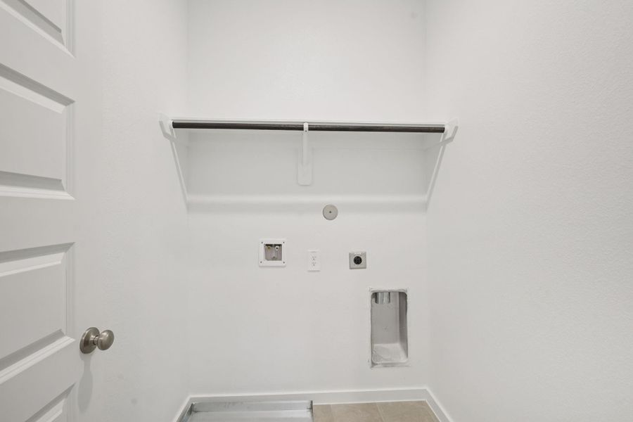 Spacious, unfurnished interior of a new home in Kemah Crossing - City Series, Kemah (Image 31). Spacious, unfurnished interior of a new home in Kemah Crossing - City Series, Kemah (Image 31).