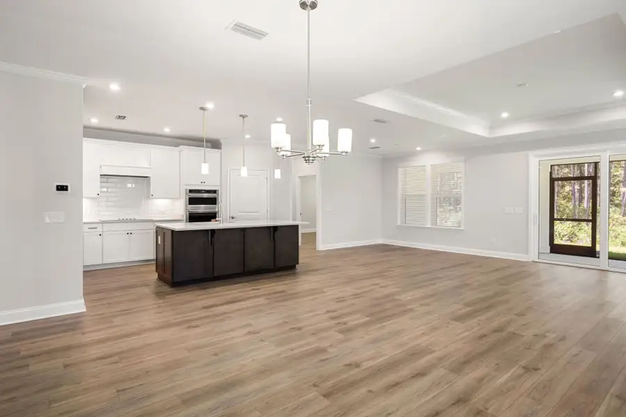 Spacious, unfurnished interior of a new home in Waterways, Richmond Hill (Image 58).