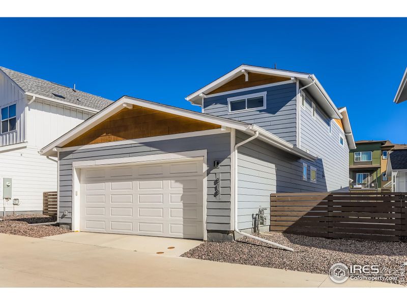 2-Car Alley Access to Attached Garage