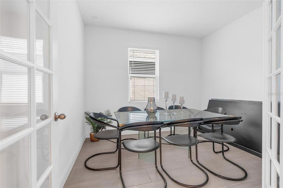 Furnished interior view inside a new home in Ridgeview, Clermont (Image 23).