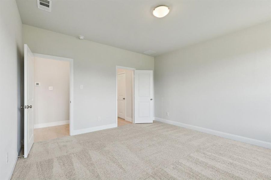 Spacious, unfurnished interior of a new home in AnaCapri, Anna (Image 17). Spacious, unfurnished interior of a new home in AnaCapri, Anna (Image 17).