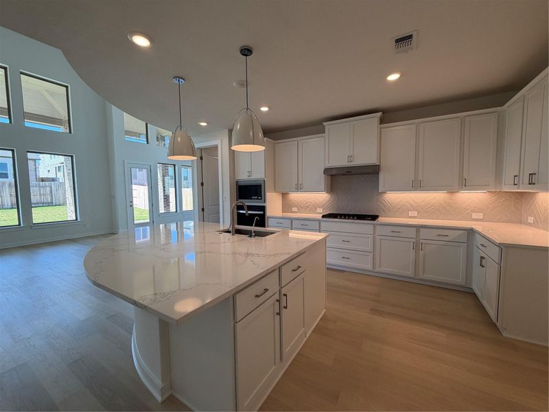 Stunning finishes in Light & Bright Kitchen
