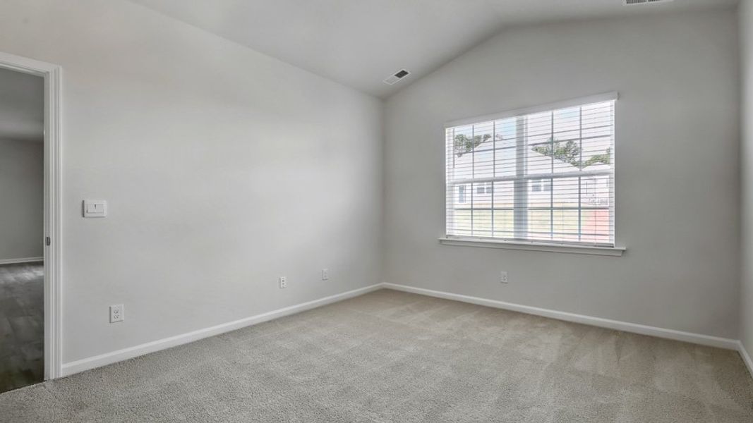 Spacious, unfurnished interior of a new home in Ridgewood Farms, Winterville (Image 30).