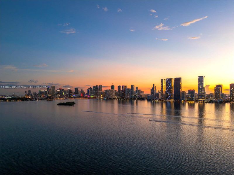 Natural landscape and outdoor views near  in Miami (Image 57).