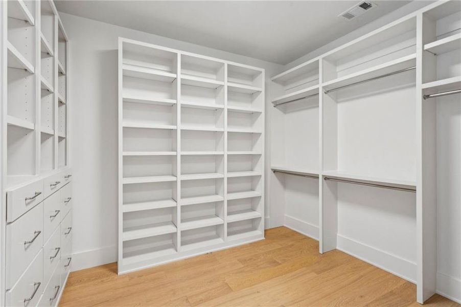 Spacious, unfurnished interior of a new home in , Atlanta (Image 23).