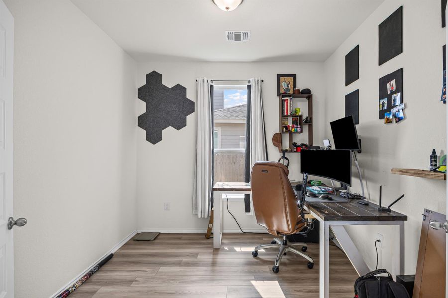 Dining room can be used as bonus room