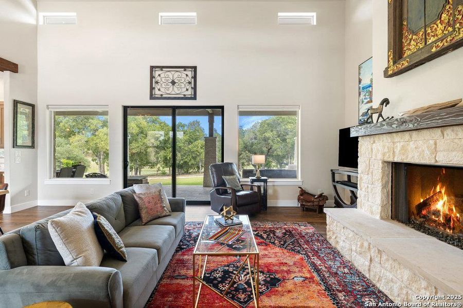 Furnished interior view inside a new home in , Blanco (Image 14).