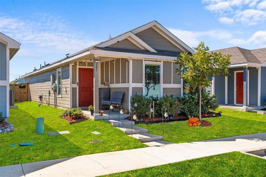 View of front of property View of front of property
