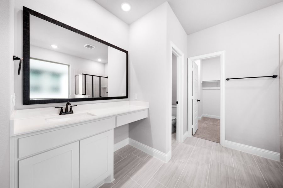 Furnished interior view inside a new home in Summerwood, Red Oak (Image 11).