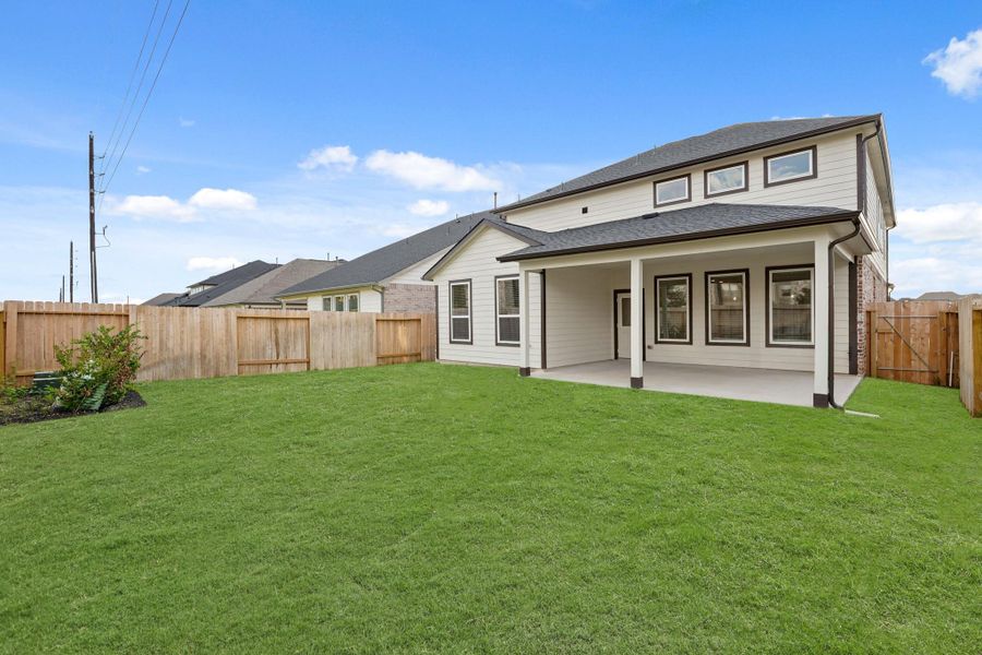 Exterior details and patio area of a home in Morton Creek Ranch, Katy (Image 3).