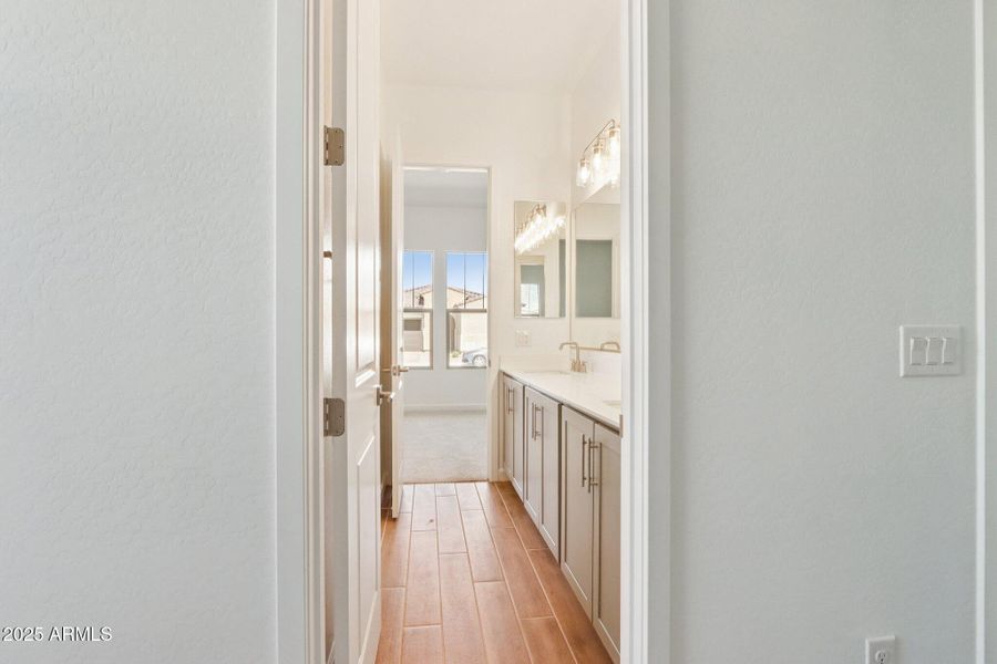 25-web-or-mls-E Utah Ave-S0909-025