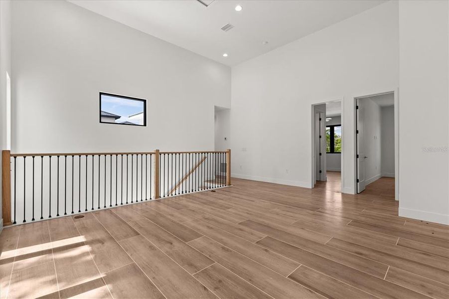 Spacious, unfurnished interior of a new home in , Winter Park (Image 36).