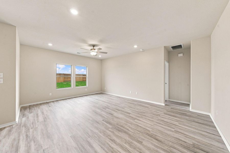 Spacious, unfurnished interior of a new home in Windcress, Cove (Image 16).