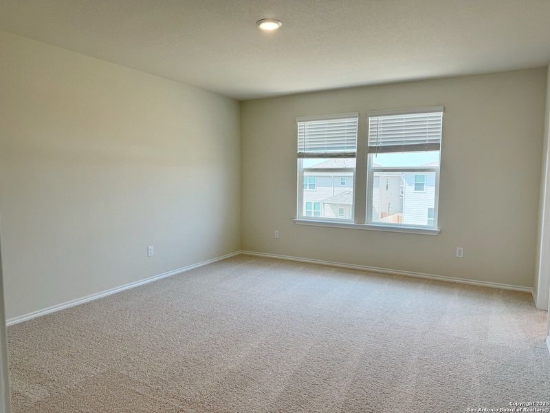 Spacious, unfurnished interior of a new home in Santa Clara, Converse (Image 23). Spacious, unfurnished interior of a new home in Santa Clara, Converse (Image 23).