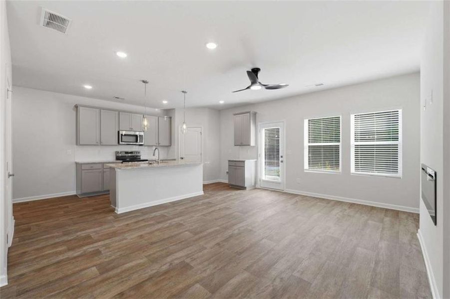 Spacious, unfurnished interior of a new home in Parkway James, Snellville (Image 13).