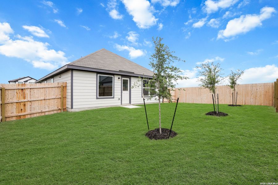 Exterior details and patio area of a home in Applewhite Meadows, San Antonio (Image 3).