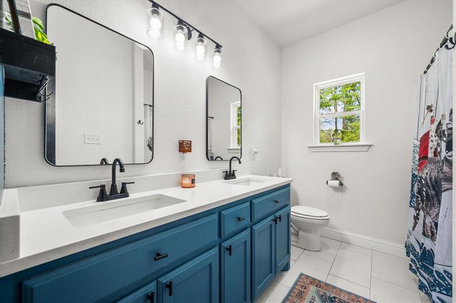 Furnished interior view inside a new home in , Corsicana (Image 29). Furnished interior view inside a new home in , Corsicana (Image 29).