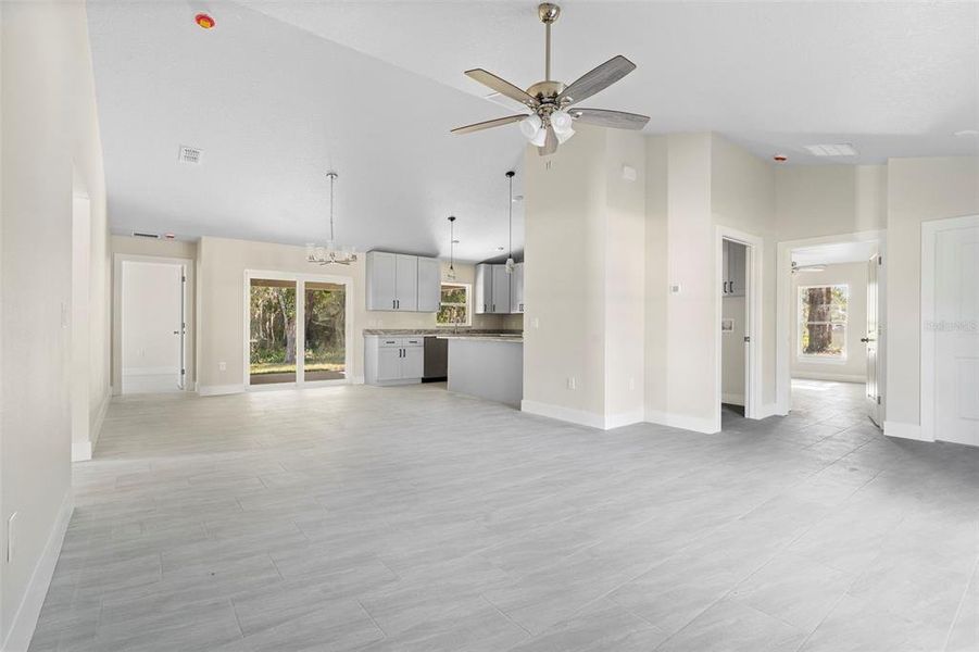 Spacious, unfurnished interior of a new home in , Deland (Image 20). Spacious, unfurnished interior of a new home in , Deland (Image 20).