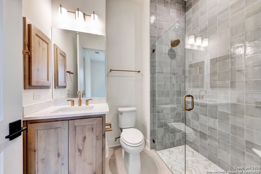 Furnished interior view inside a new home in , Boerne (Image 14).