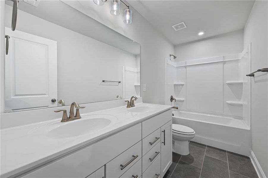 Furnished interior view inside a new home in Hawthorne Ridge, McDonough (Image 9).