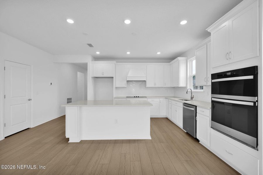 Furnished interior view inside a new home in Hyland Trail, Green Cove Springs (Image 9). Furnished interior view inside a new home in Hyland Trail, Green Cove Springs (Image 9).