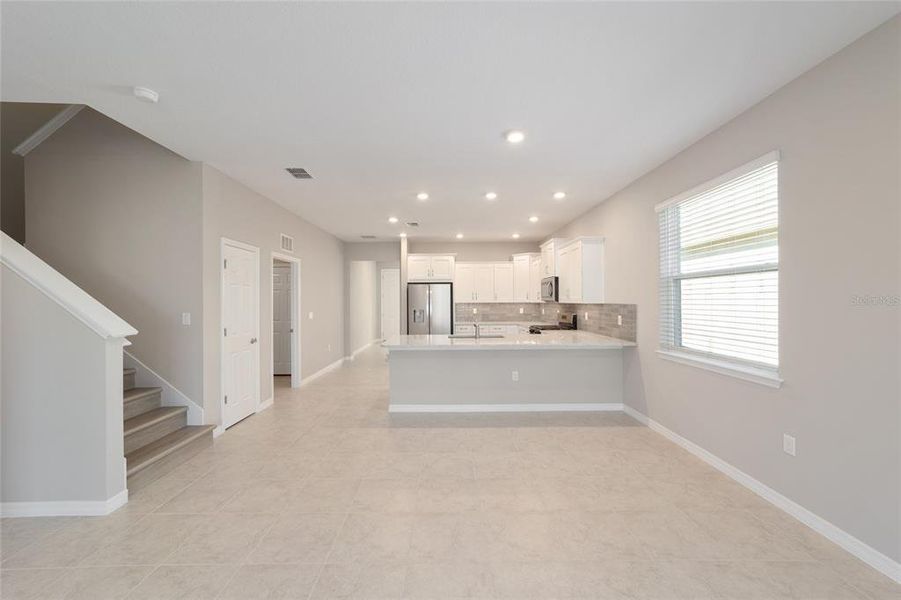 Spacious, unfurnished interior of a new home in Calesa Township, Ocala (Image 41).