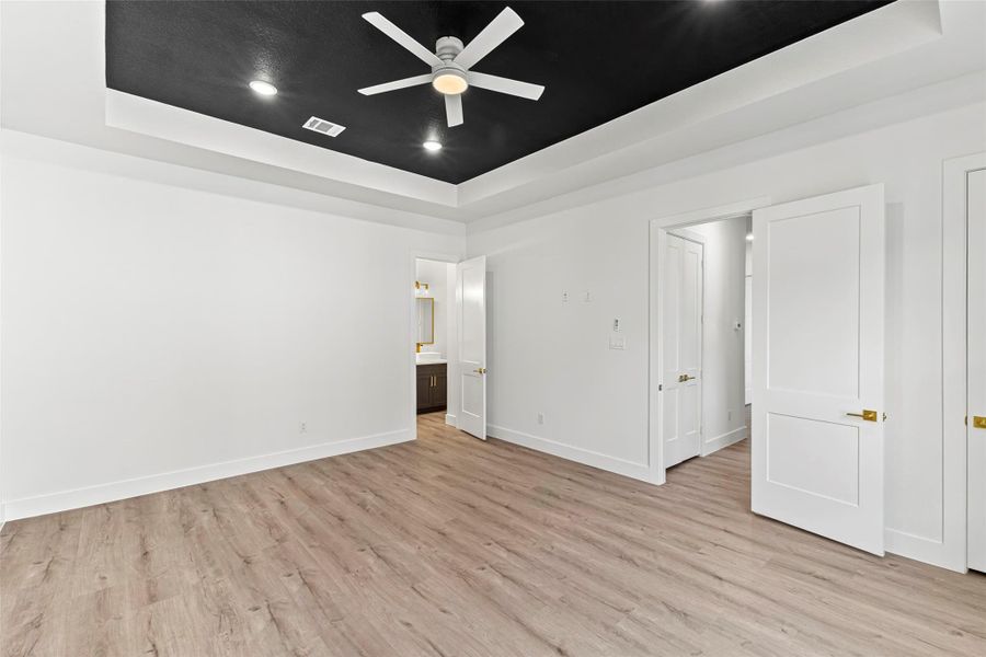 Spacious, unfurnished interior of a new home in , Houston (Image 10).