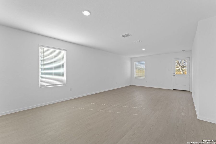 Spacious, unfurnished interior of a new home in Torian Village: Belmar Collection, San Antonio (Image 10).